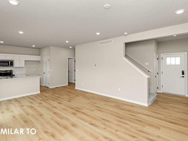 1004 Featherstone Avenue NE, Bondurant, IA 50035