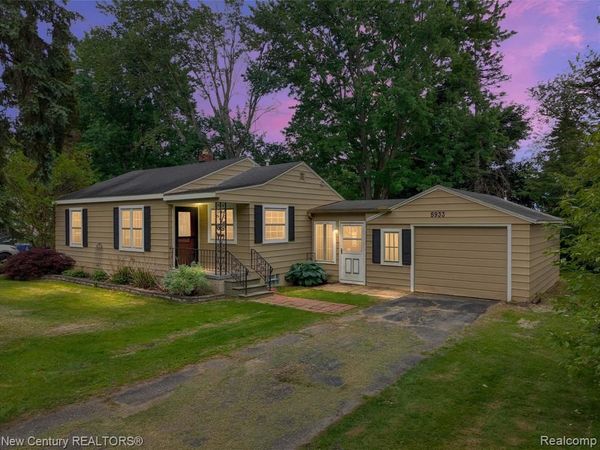5933 Dwight Avenue , Waterford Twp, MI 48327