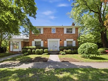 8941 Nadine Avenue, Huntington Woods, MI 48070