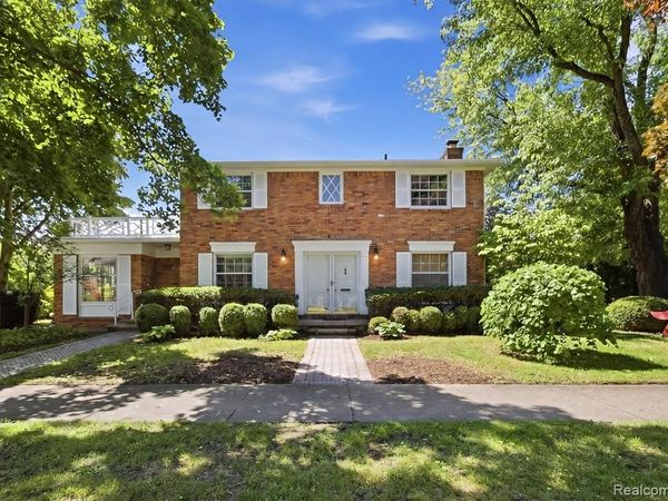 8941 Nadine Avenue, Huntington Woods, MI 48070