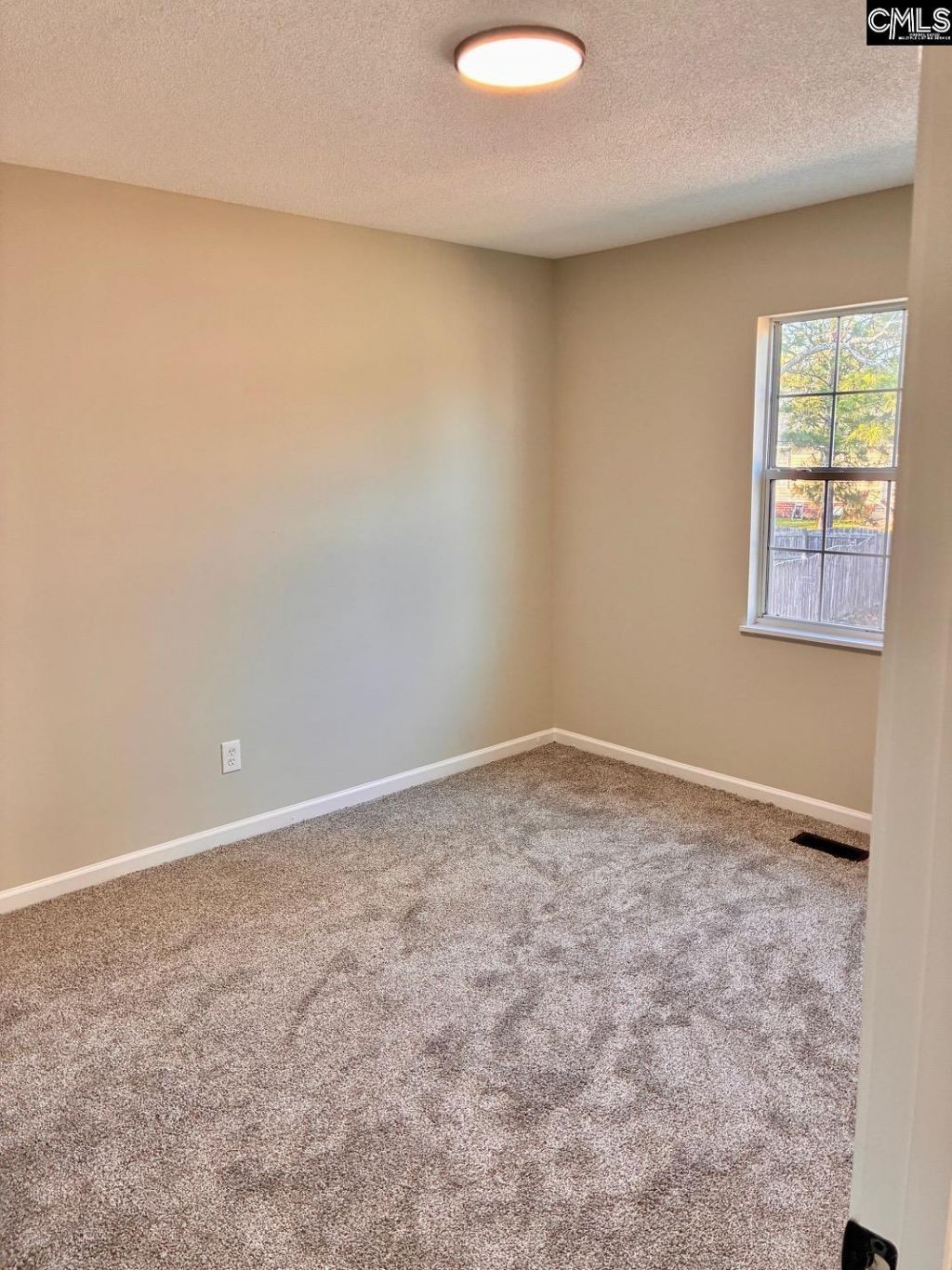203 May Oak Road Photo 9