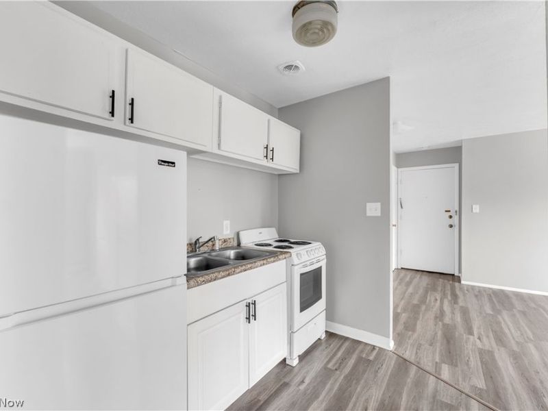 1415 Wyandotte Avenue , Unit 303, Lakewood, OH 44107 Photo 11