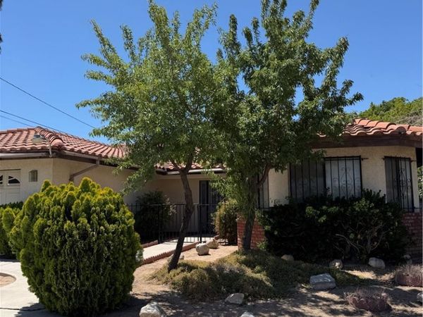 17378 Danbury , Hesperia, CA 92345