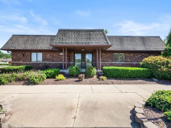 24825 Eureka Road, Taylor, MI 48180