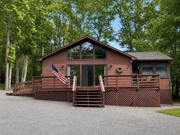 118 Stonehenge Road, Milford, PA 18337