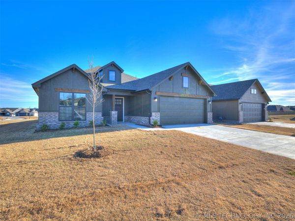 7514 E 90th Place North , Owasso, OK 74055
