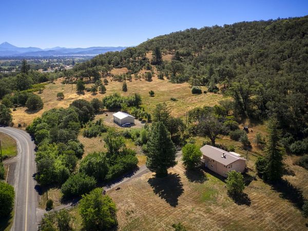 6530 Tolo Road, Central Point, OR 97502