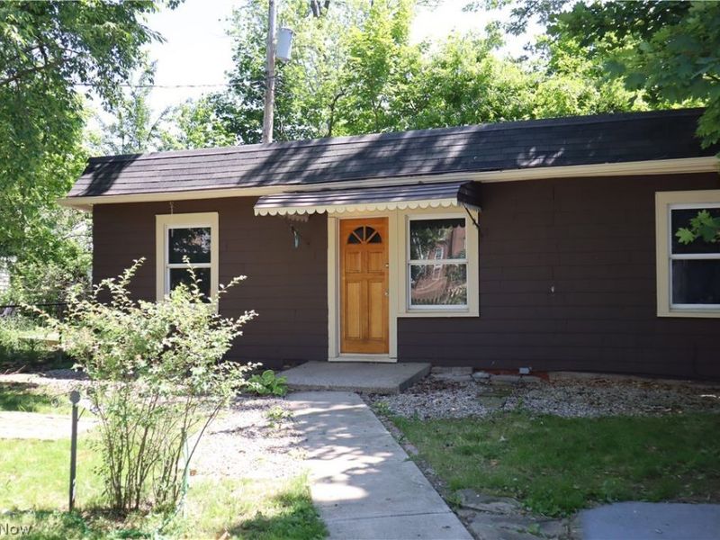 3878 Parkdale Road, Cuyahoga Heights, OH 44121 Photo 10