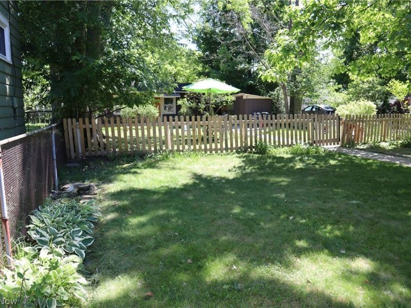 3878 Parkdale Road, Cuyahoga Heights, OH 44121 Photo 5