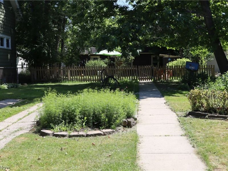 3878 Parkdale Road, Cuyahoga Heights, OH 44121 Photo 6