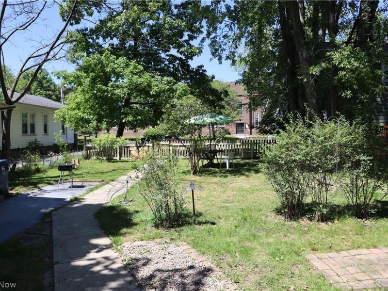 3878 Parkdale Road, Cuyahoga Heights, OH 44121 Photo 9