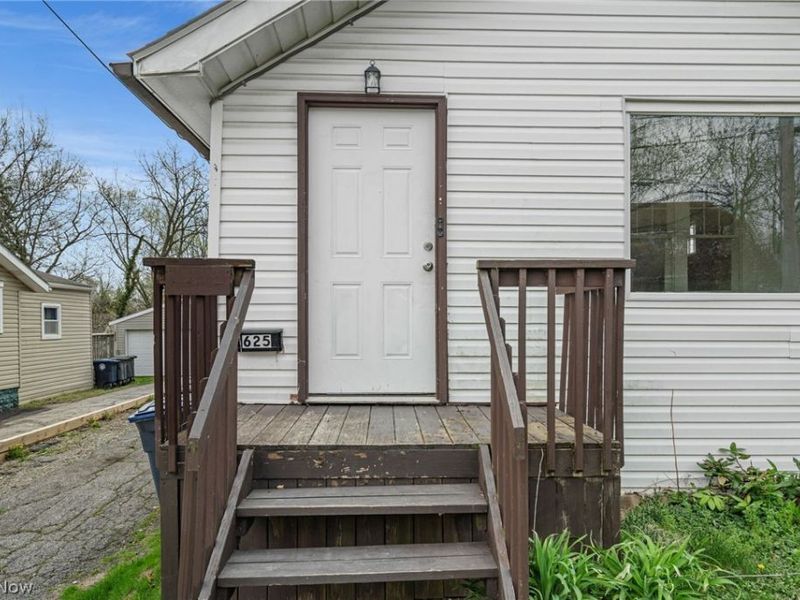625 Wyandot Avenue , Akron, OH 44305 Photo 3