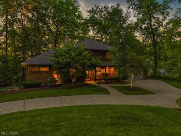 881 Gaylord Grove Road, Cuyahoga Falls, OH 44221