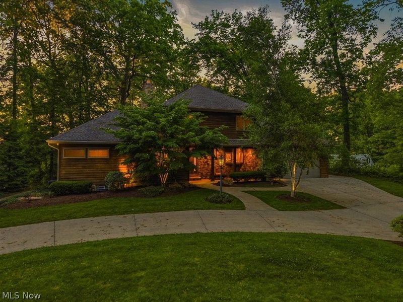 881 Gaylord Grove Road , Cuyahoga Falls, OH 44221 Photo 1