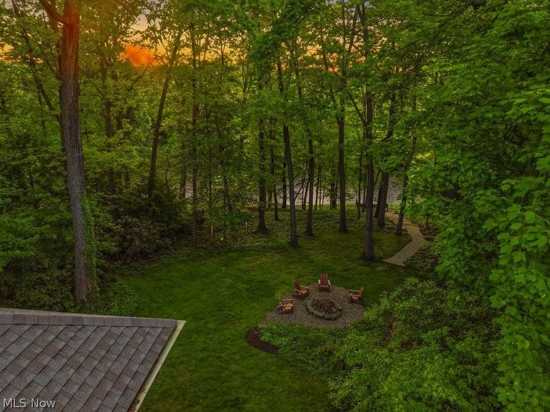 881 Gaylord Grove Road , Cuyahoga Falls, OH 44221 Photo 11