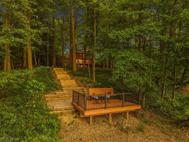881 Gaylord Grove Road , Cuyahoga Falls, OH 44221 Photo 14