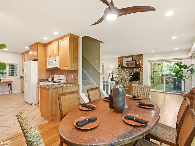 881 Gaylord Grove Road , Cuyahoga Falls, OH 44221 Photo 19