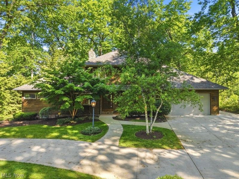 881 Gaylord Grove Road , Cuyahoga Falls, OH 44221 Photo 2
