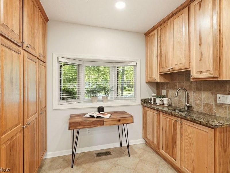 881 Gaylord Grove Road , Cuyahoga Falls, OH 44221 Photo 22