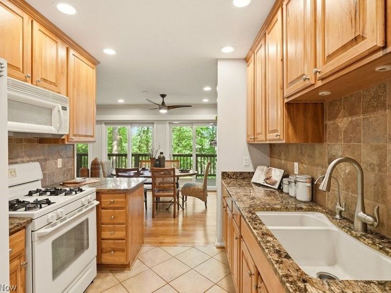 881 Gaylord Grove Road , Cuyahoga Falls, OH 44221 Photo 24