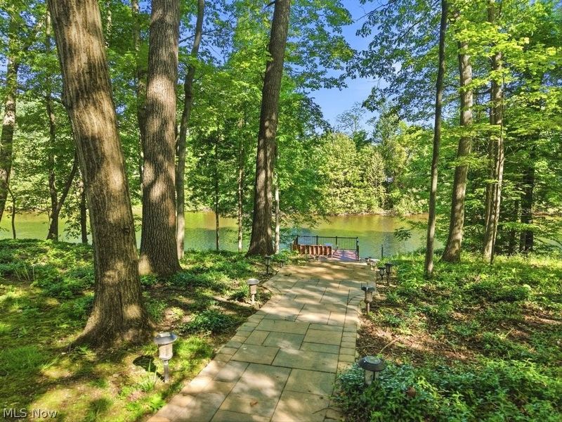 881 Gaylord Grove Road , Cuyahoga Falls, OH 44221 Photo 6