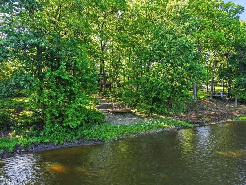 881 Gaylord Grove Road , Cuyahoga Falls, OH 44221 Photo 8