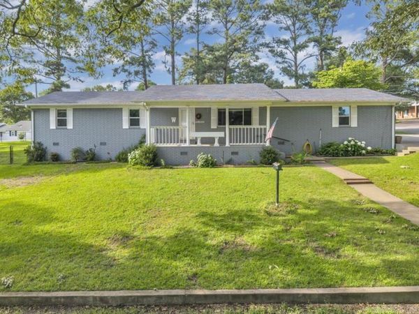 1 Huett Drive , Morrilton, AR 72110