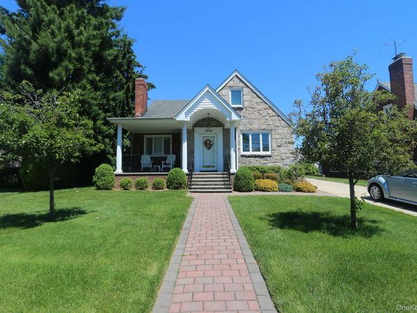 1054 Tulip Avenue , Franklin Square, NY 11010