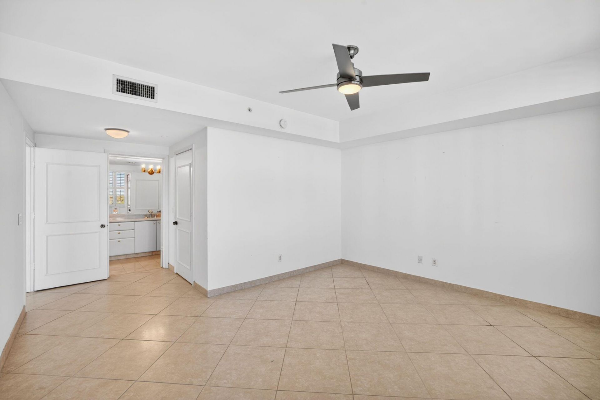 2100 N Ocean Boulevard, Unit 8b, Fort Lauderdale, FL 33305 Photo