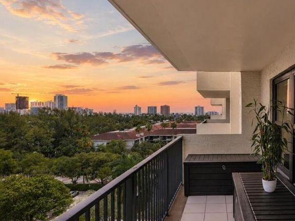 3200 Port Royale Drive N, Unit 910, Fort Lauderdale, FL 33308