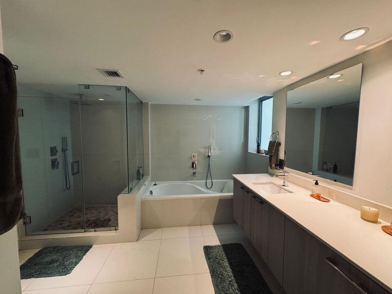 1133 102nd Street, Unit 403, Bay Harbor Islands, FL 33154 Photo