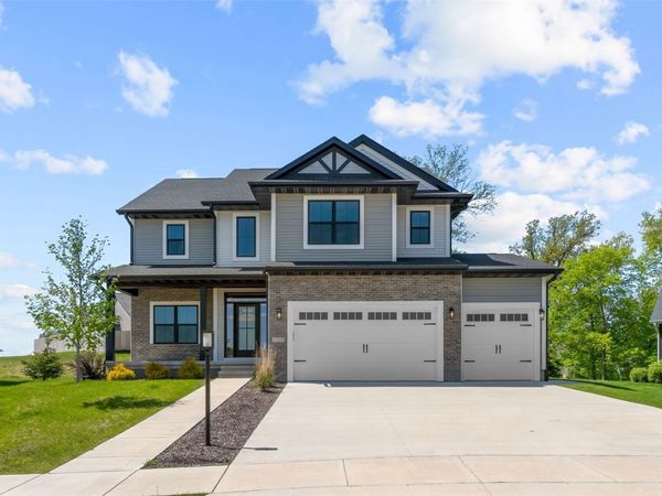 1005 Thomas Circle , Tiffin, IA 52340