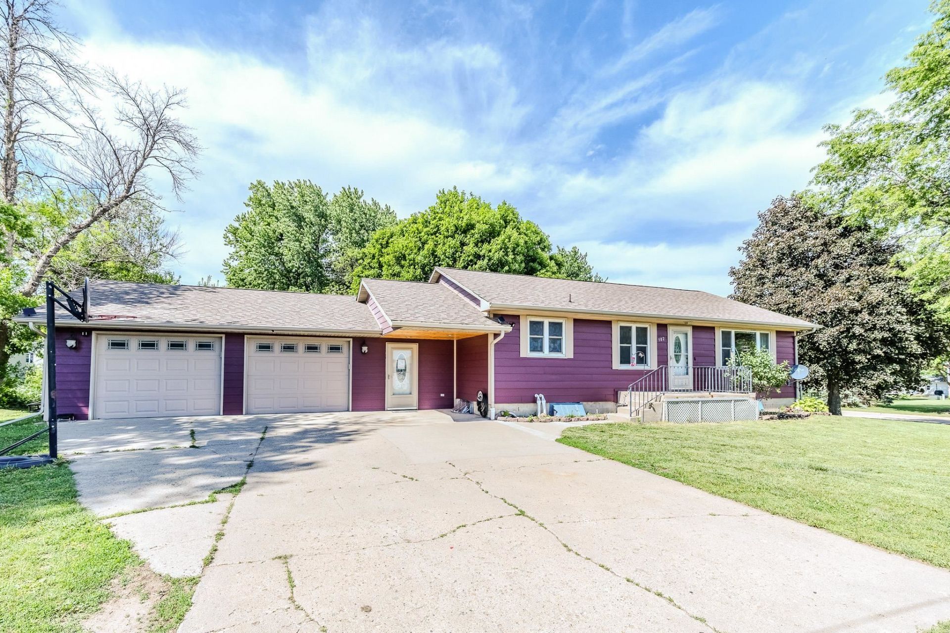 102 Arnolds Entrance, Lake Park, IA 51347 Main Photo