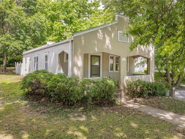 1402 S 30th Street, St Joseph, MO 64507