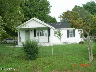 919 Kentucky St, Oliver Springs, TN 37840 Main Photo