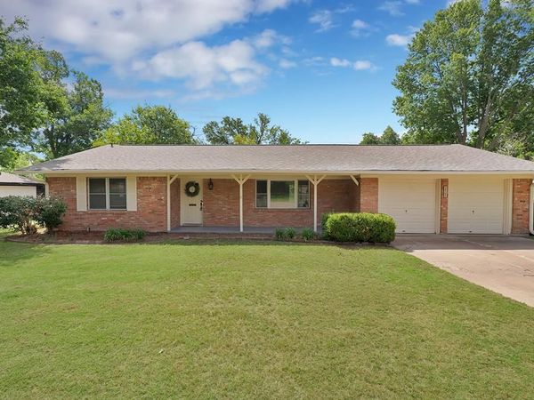 3505 Wedgway Drive, Fort Worth, TX 76133