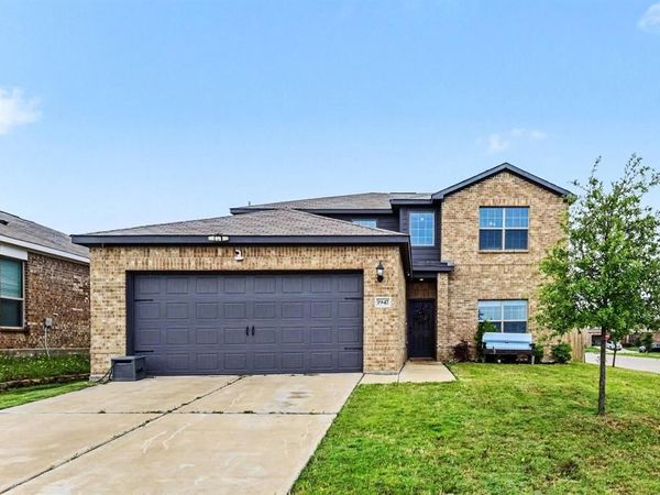 1947 Hollywood Drive , Seagoville, TX 75159