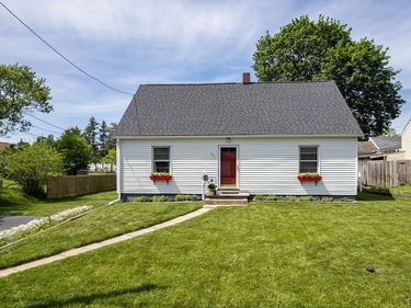 207 E Roswell Avenue , Nedrow, NY 13120