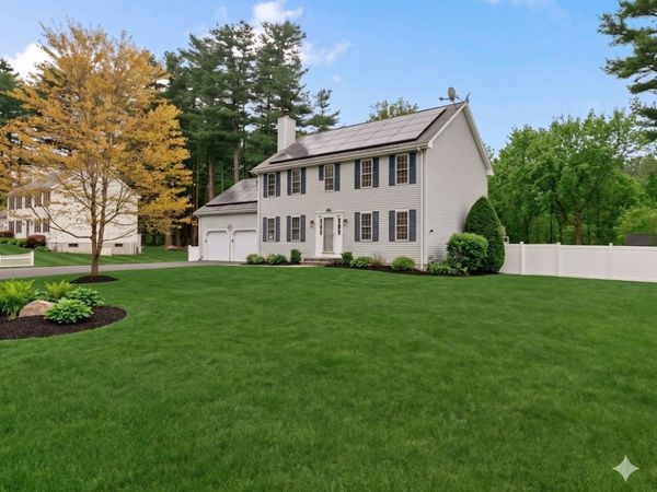 85 Pine St, Franklin, MA 02038