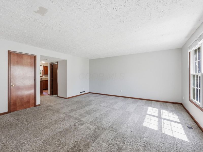 4553 Nickerson Road, Columbus, OH 43228 Photo 3
