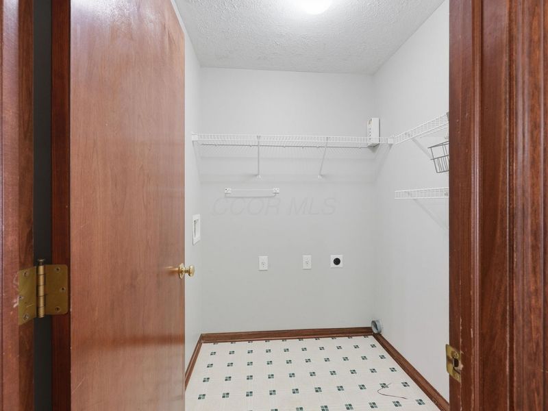 4553 Nickerson Road, Columbus, OH 43228 Photo 5