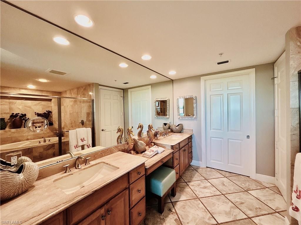 275 Indies Way, Unit 805, Naples, FL 34110 Photo