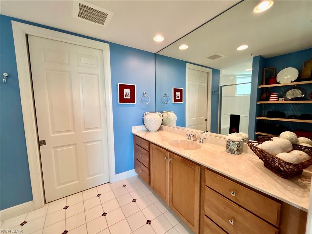 275 Indies Way, Unit 805, Naples, FL 34110 Photo