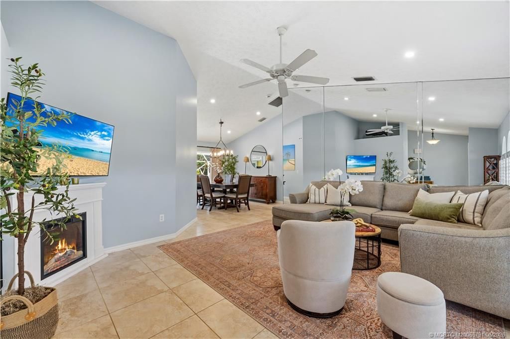 972 SW Hunt Club Circle, Palm City, FL 34990 Photo