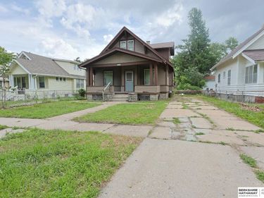 5327 N 27th Street, Omaha, NE 68111
