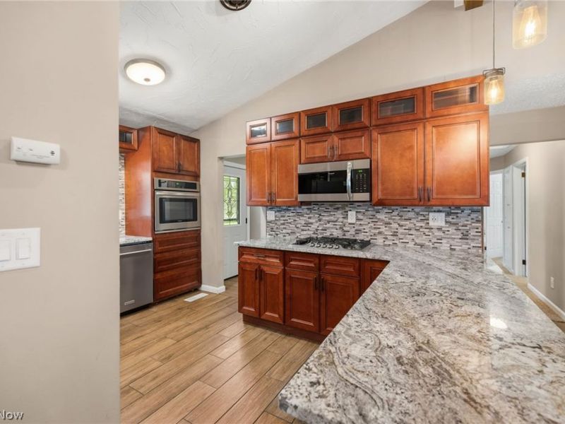 8498 Hallnorth Drive, Mentor, OH 44060 Photo 8