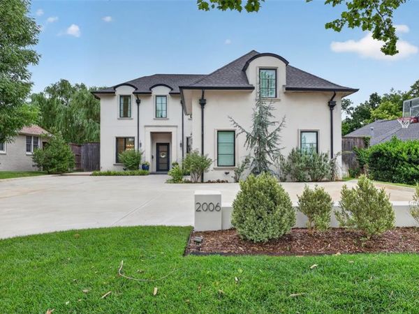 2006 Huntington Avenue, Nichols Hills, OK 73116