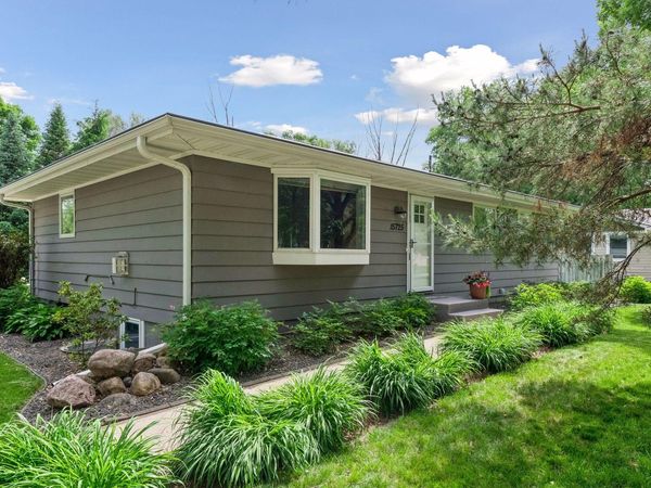 15725 2nd Avenue N, Plymouth, MN 55447
