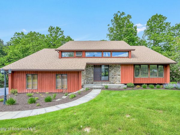 104 Glenview Lane, Waverly Twp, PA 18411