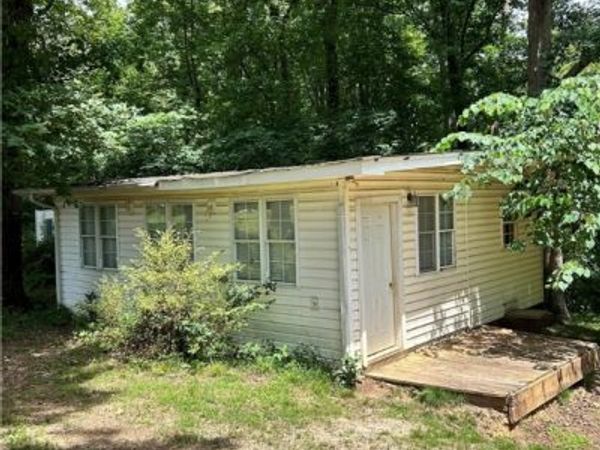 2609 Mountain View Road , Powhatan, VA 23139